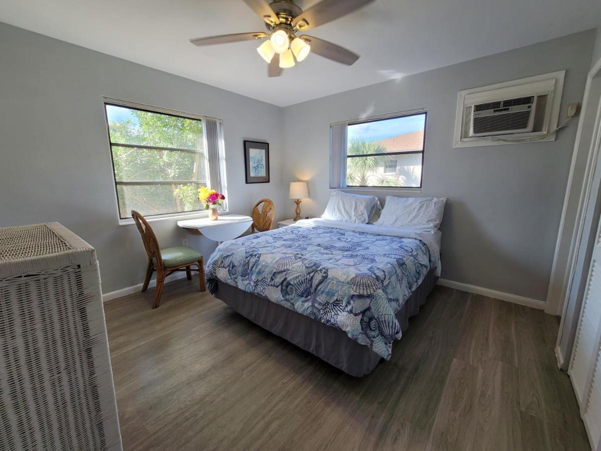 Hideaway Waterfront Resort Cape Coral Extérieur photo