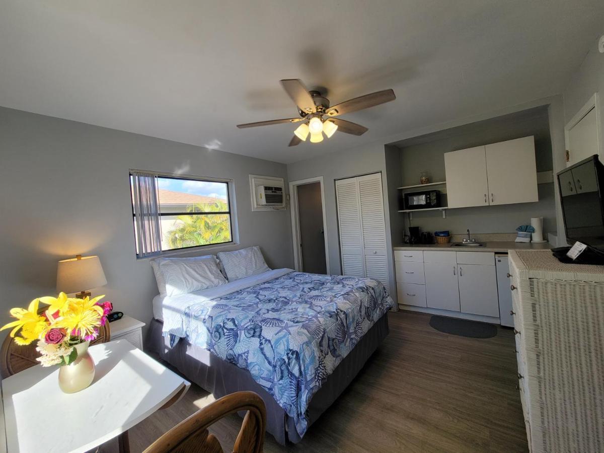 Hideaway Waterfront Resort Cape Coral Extérieur photo