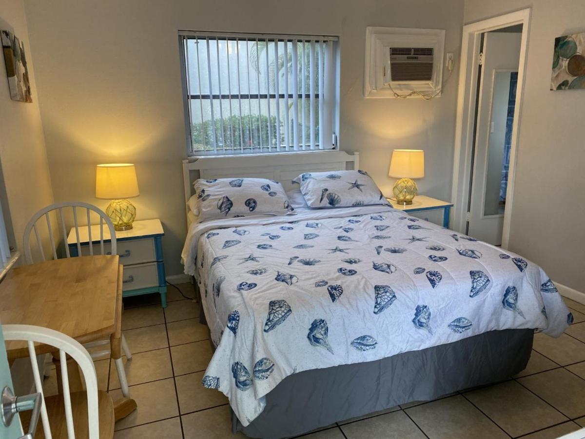 Hideaway Waterfront Resort Cape Coral Extérieur photo