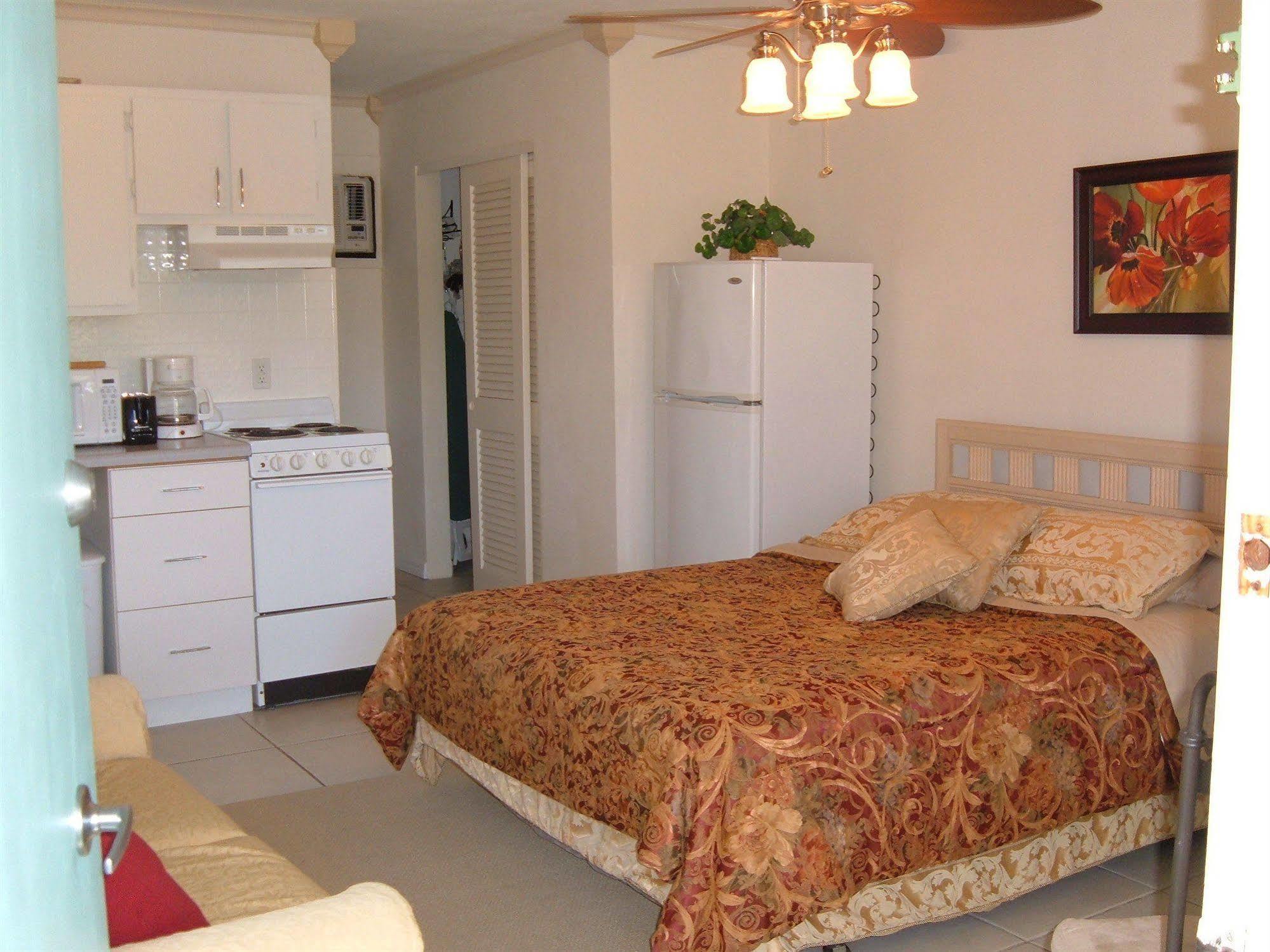 Hideaway Waterfront Resort Cape Coral Extérieur photo