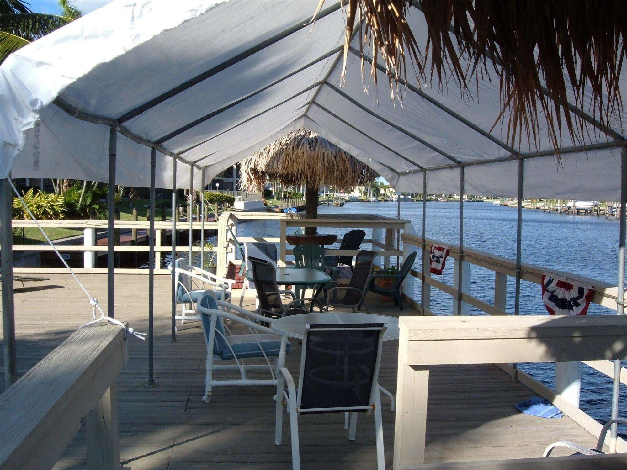 Hideaway Waterfront Resort Cape Coral Extérieur photo