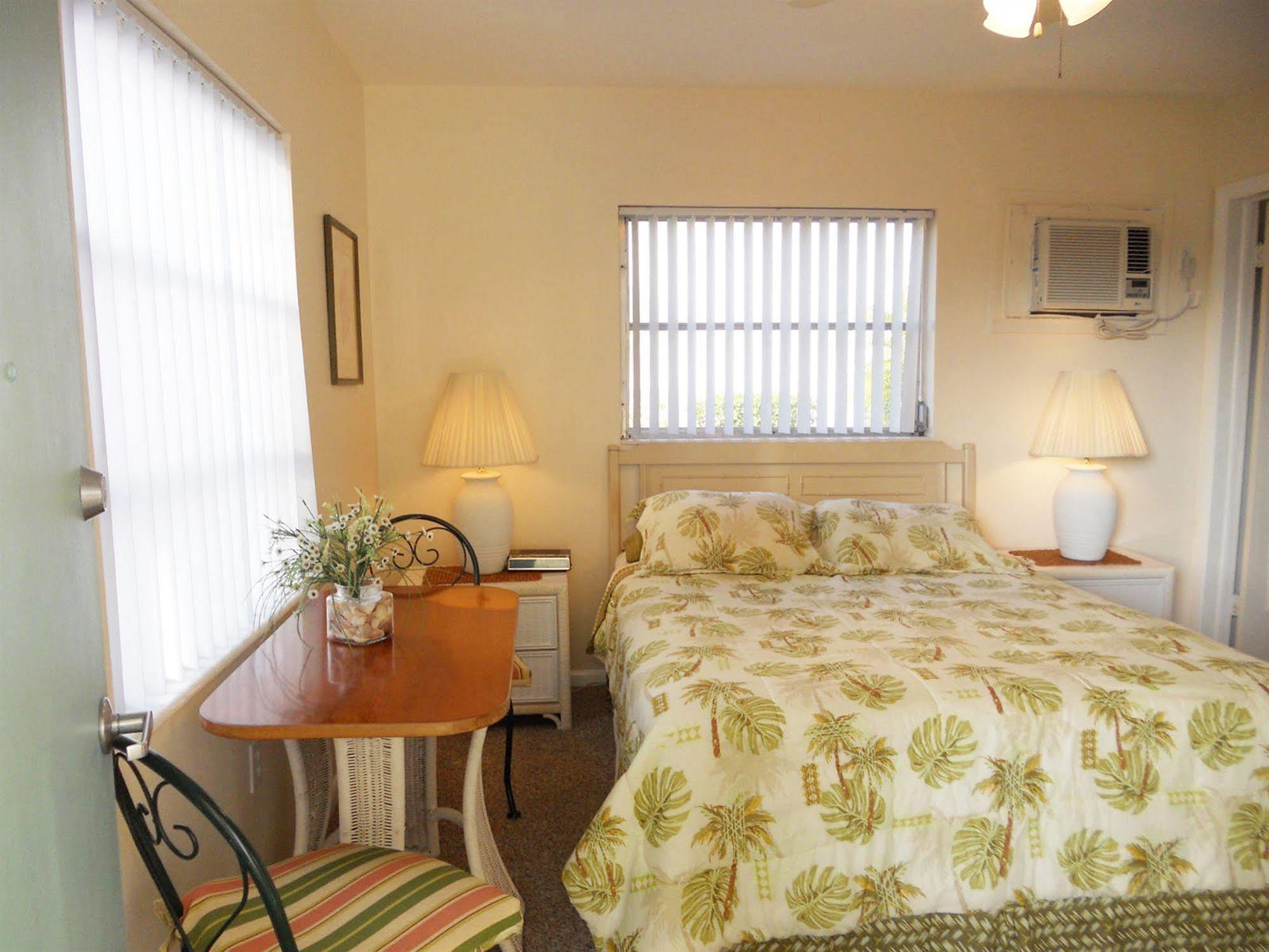 Hideaway Waterfront Resort Cape Coral Extérieur photo