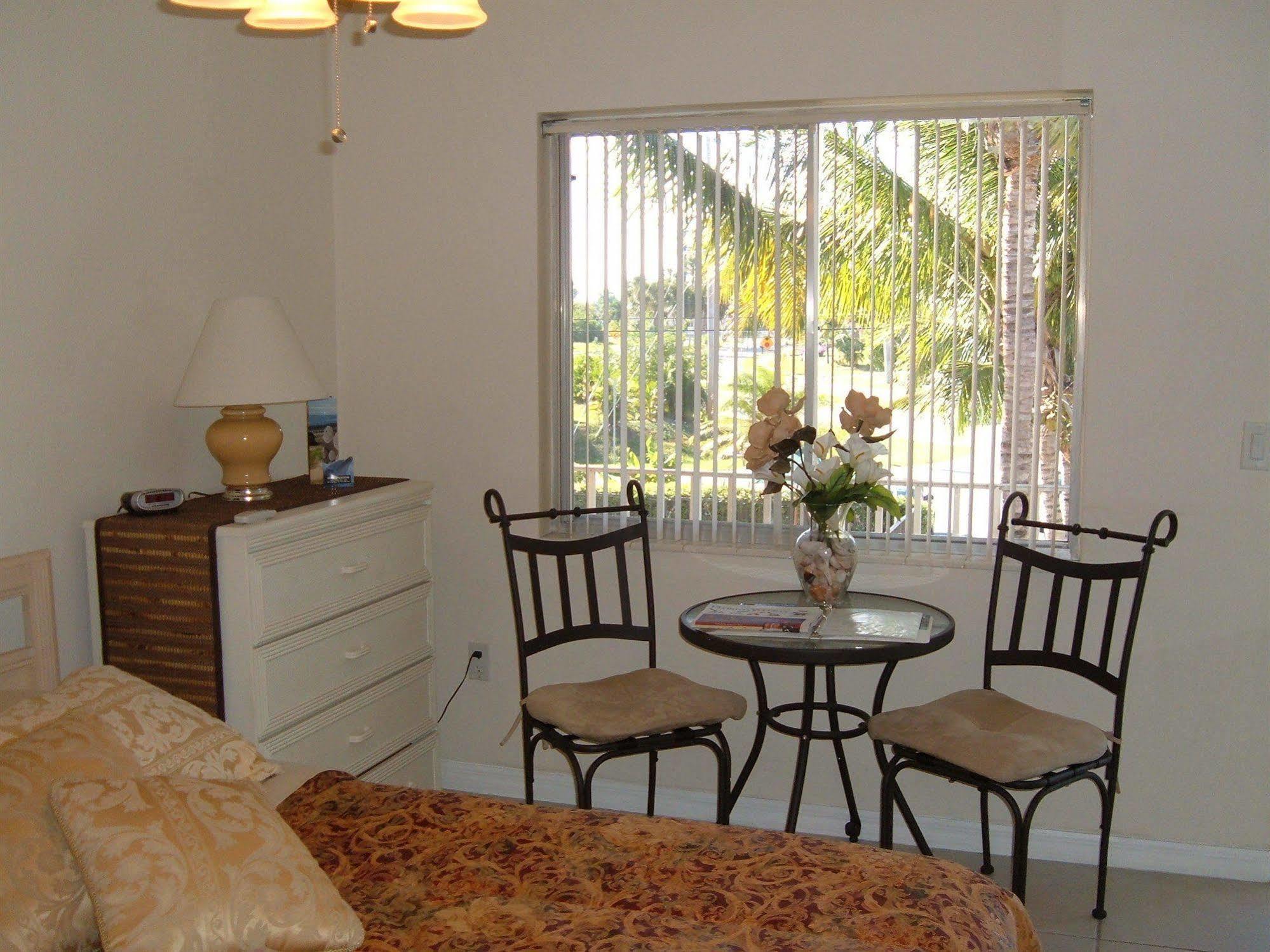 Hideaway Waterfront Resort Cape Coral Extérieur photo