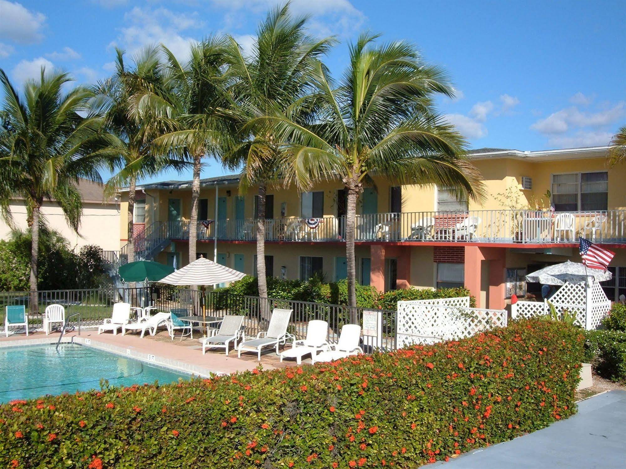 Hideaway Waterfront Resort Cape Coral Extérieur photo