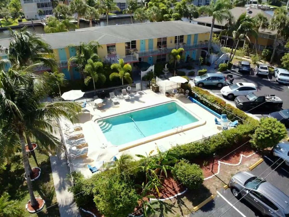 Hideaway Waterfront Resort Cape Coral Extérieur photo